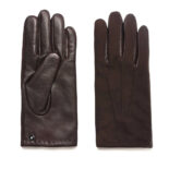 Men's gloves in brown color