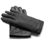 Men's gloves in black and grey color