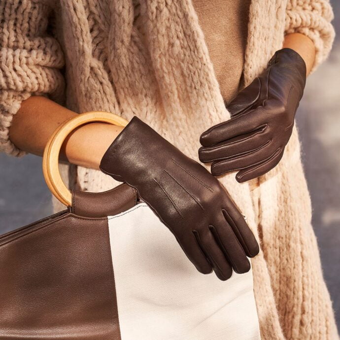 Classic brown gloves