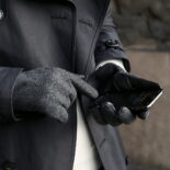 Touchscreen gloves for gentlemen