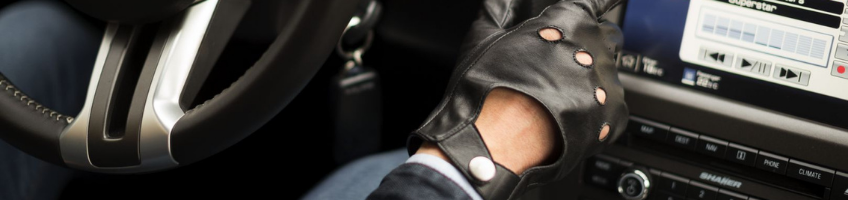black car smartphone gloves